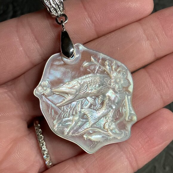 Barracuda Fish Carved Mother of Pearl White Jade Pendant - Picture 4 of 7